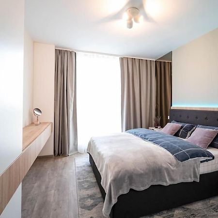 Apartment Vivalia V6, Free Private Parking Тимишоара Екстериор снимка